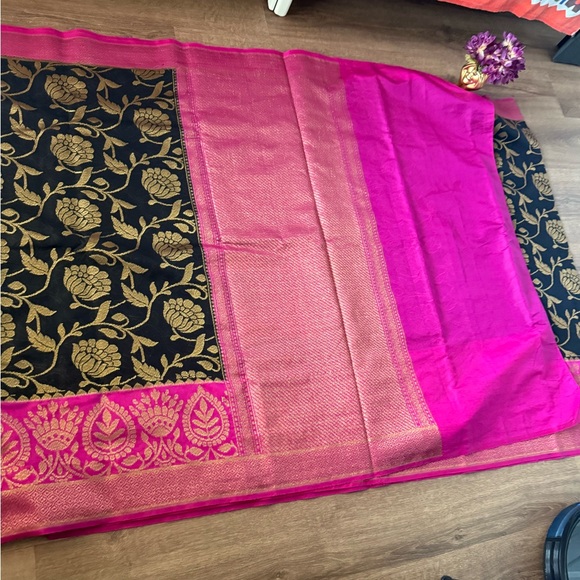 Beautiful Indian saree - Picture 5 of 7